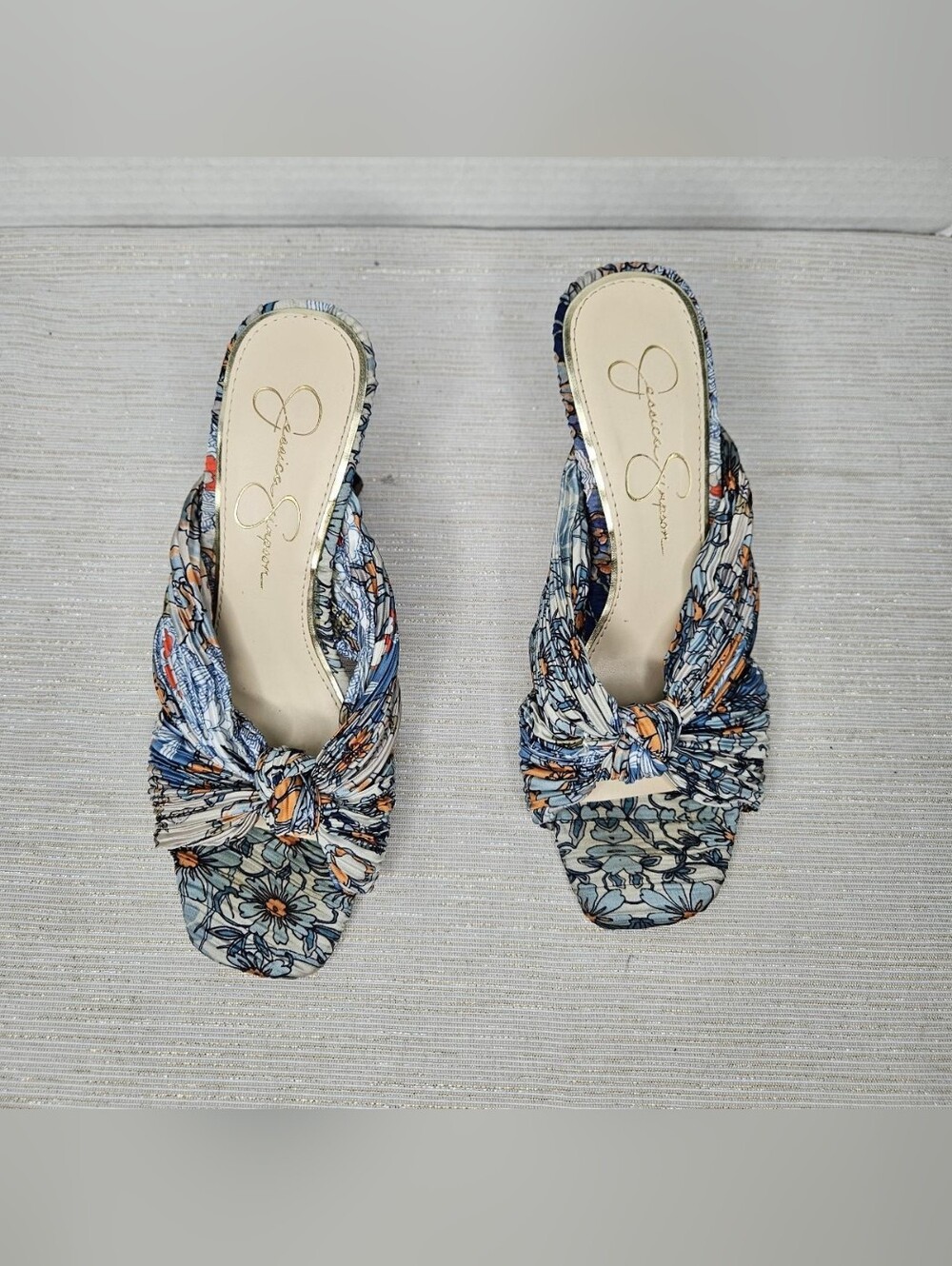 Jessica Simpson Multi Flower Pattern Knot-Twist Heel Sandals - Picture 3 of 6